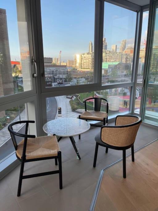 Luxury 3 Bed 3 Bath In London