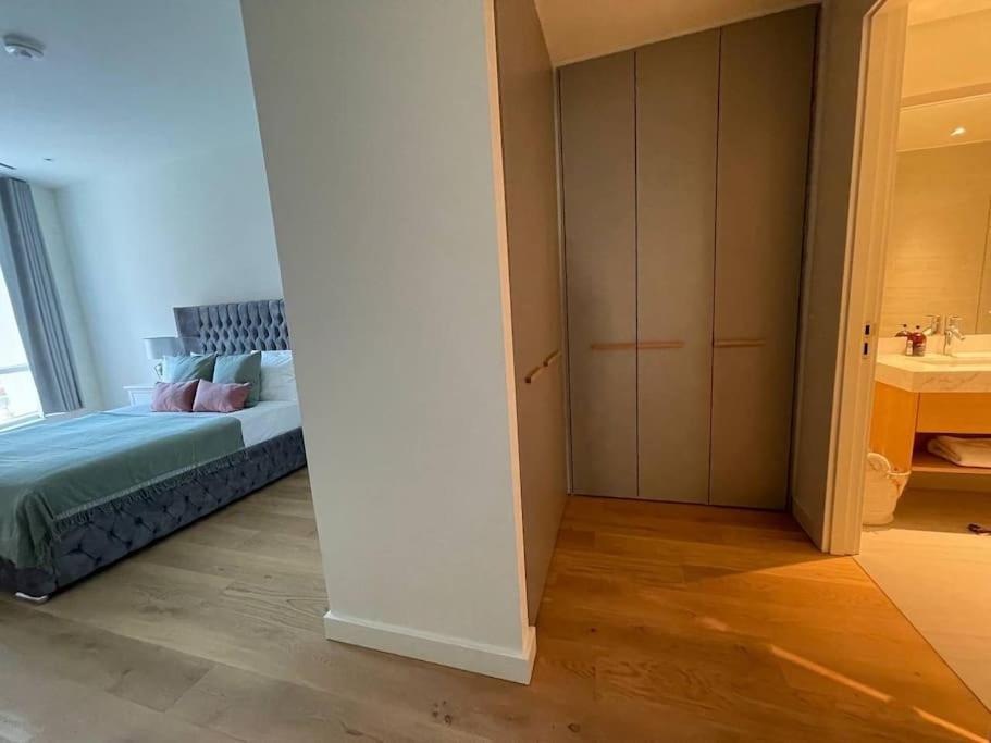 Apartment Luxury 3 Bed 3 Bath In London
