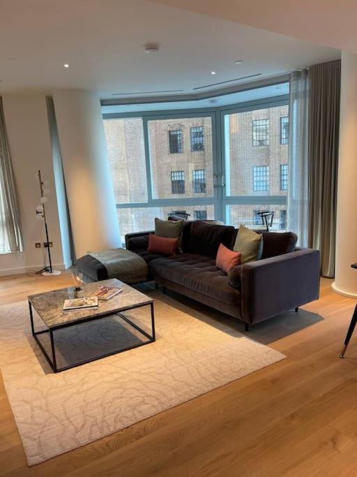 Luxury 3 Bed 3 Bath In