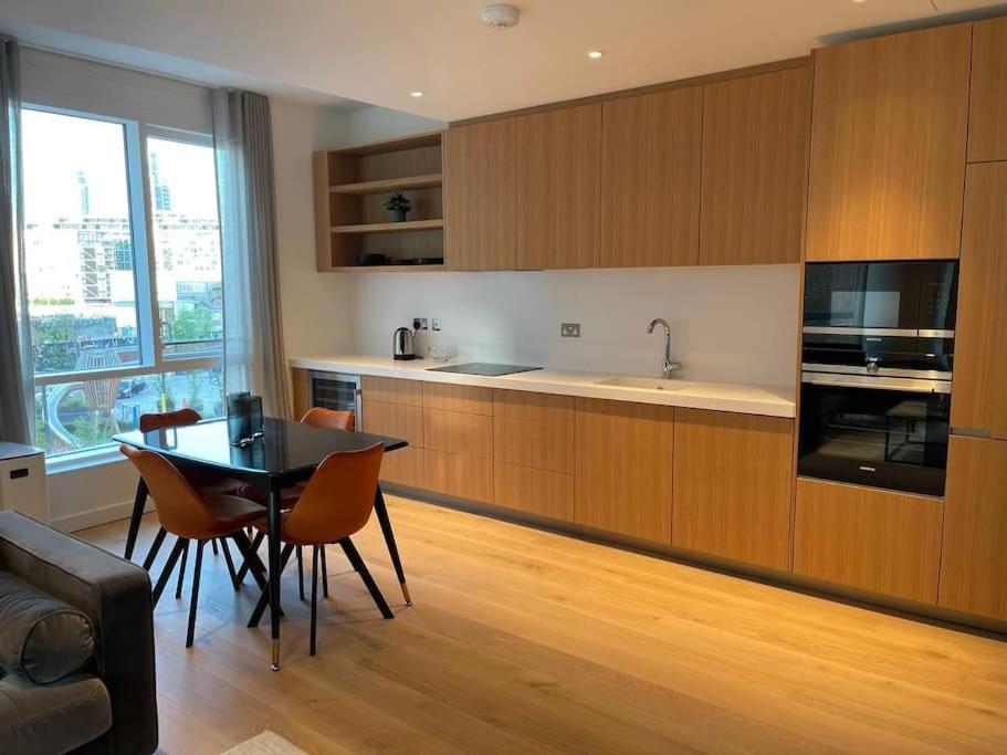 Luxury 3 Bed 3 Bath In *