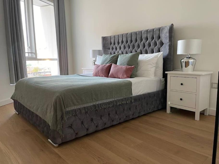 Luxury 3 Bed 3 Bath In London