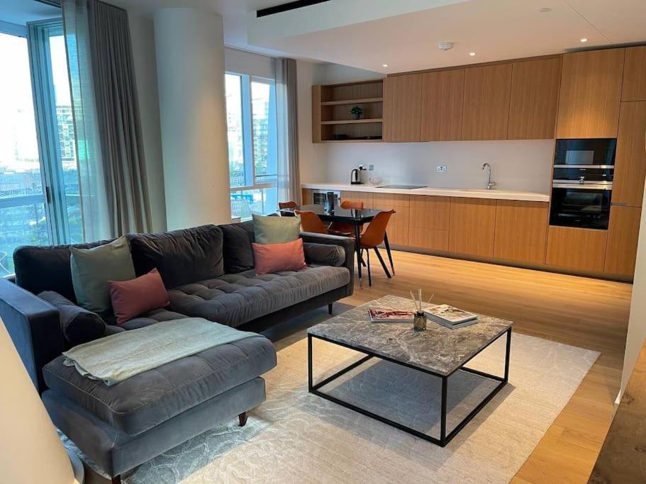 Apartment Luxury 3 Bed 3 Bath In London