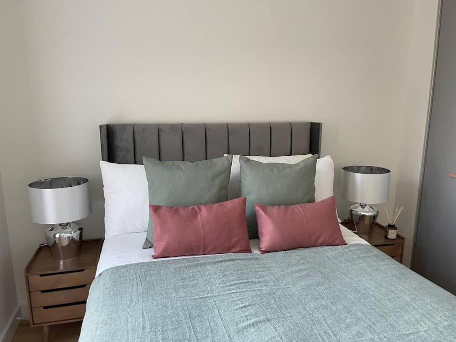 Luxury 3 Bed 3 Bath In London